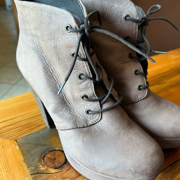 Steve Madden Raspy Boots - Picture 3 of 6